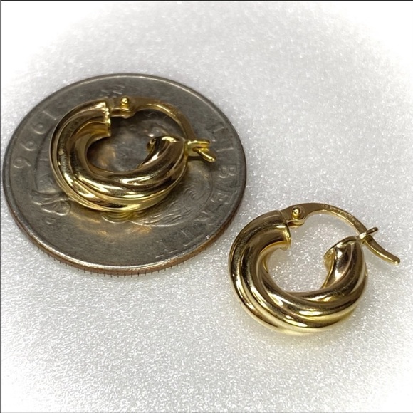 14K Gold Round Twist Hoop Earrings - Picture 4 of 4